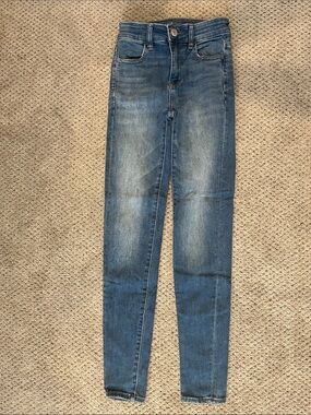 American Eagle Outfitters Women's Skinny Jeans in Blue Wash